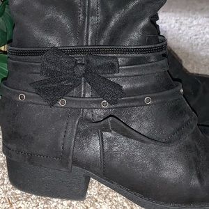 Black boots with lace & bead detail size 4 youth/womens 6